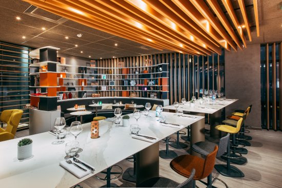 Billy Bob's Country Western Saloon