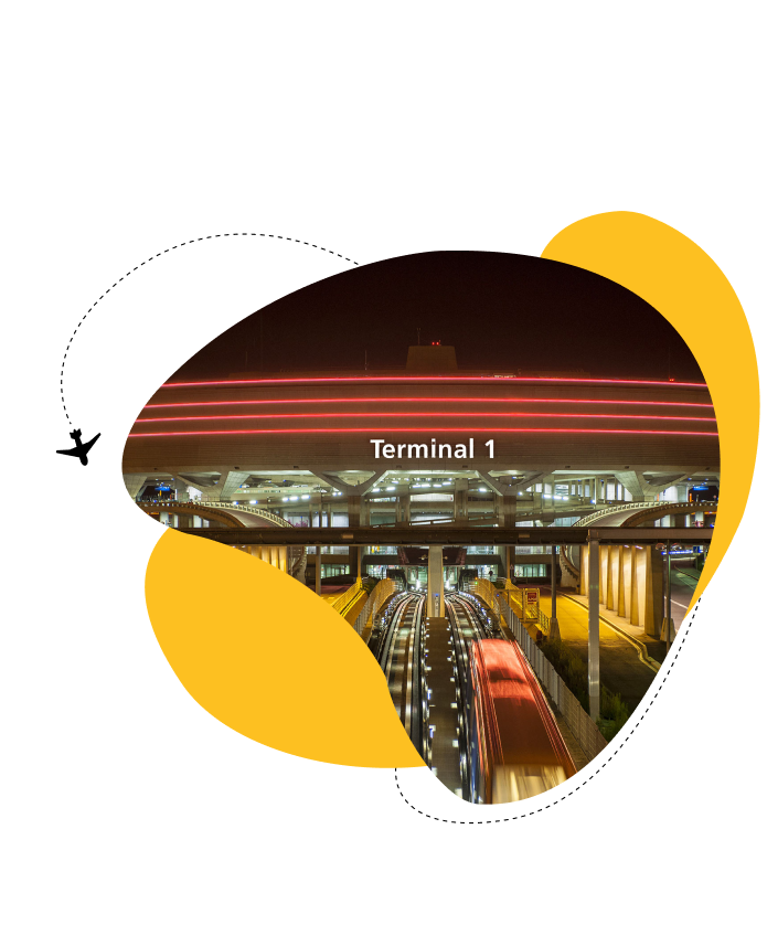 Famille heureuse en VTC